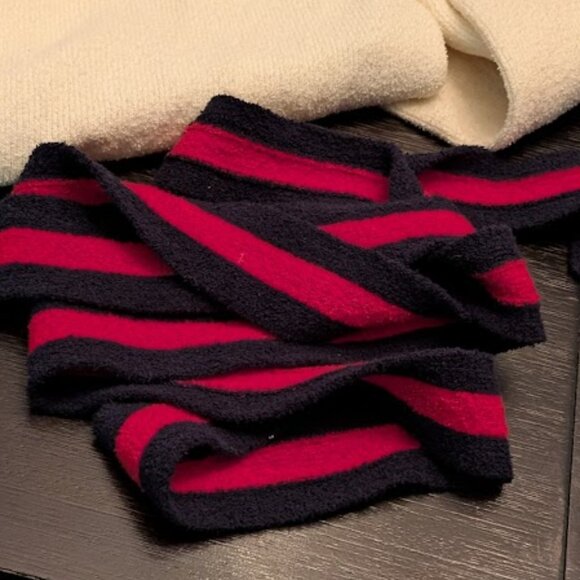 Gucci Cream Cardigan with Red and Black Accents - Picture 13 of 15